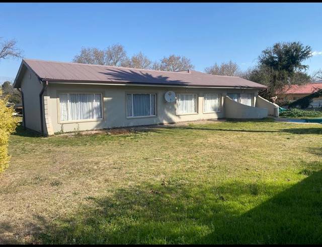 9 BEDROOM HOUSE FOR SALE IN TOP TOWN
